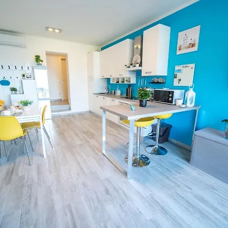Casa Elena Le Sprizze דירה *